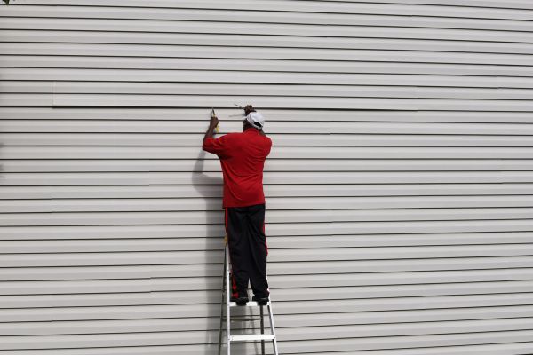 Cost of Loose Siding Repair in Yuba City