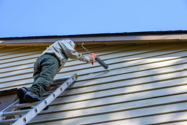 Cost of Vinyl Siding Caulk Repair in Yuba City